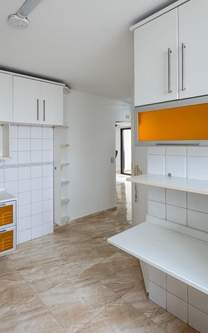 Apartamento à venda com 81m², 2 quartos e 1 vaga Apartamento à venda com 81m², 2 quartos e 1 vagaCozinha