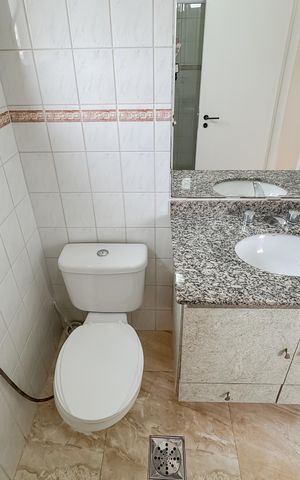 Apartamento à venda com 81m², 2 quartos e 1 vaga Apartamento à venda com 81m², 2 quartos e 1 vagaBanheiro da Suíte