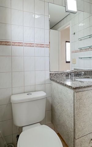 Apartamento à venda com 81m², 2 quartos e 1 vaga Apartamento à venda com 81m², 2 quartos e 1 vagaBanheiro da Suíte