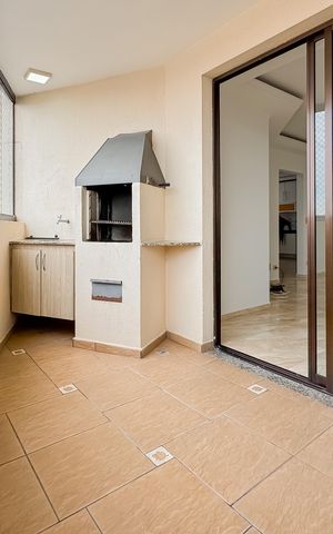 Apartamento à venda com 81m², 2 quartos e 1 vaga Apartamento à venda com 81m², 2 quartos e 1 vagaVaranda gourmet