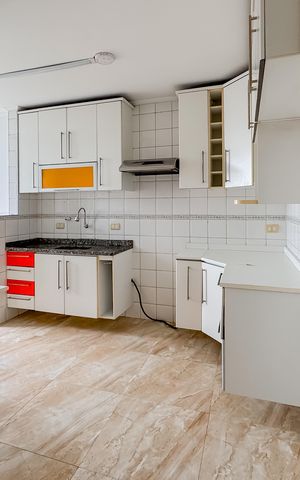 Apartamento à venda com 81m², 2 quartos e 1 vaga Apartamento à venda com 81m², 2 quartos e 1 vagaCozinha