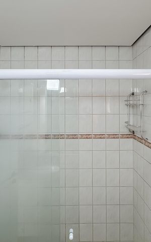 Apartamento à venda com 81m², 2 quartos e 1 vaga Apartamento à venda com 81m², 2 quartos e 1 vagaBanheiro da Suíte