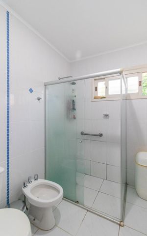 Casa à venda com 129m², 5 quartos e 4 vagas Casa à venda com 129m², 5 quartos e 4 vagasBanheiro da Suíte