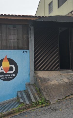 Casa à venda com 340m², 4 quartos e 3 vagasFachada