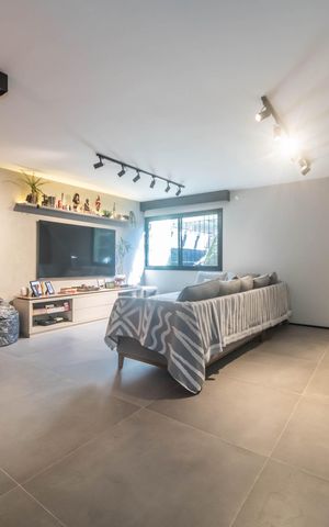 Casa à venda com 205m², 4 quartos e 2 vagasSala