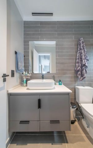 Casa à venda com 205m², 4 quartos e 2 vagasBanheiro da Suíte