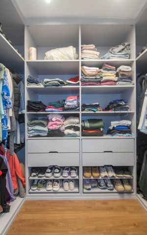 Casa à venda com 205m², 4 quartos e 2 vagasSuíte - Closet