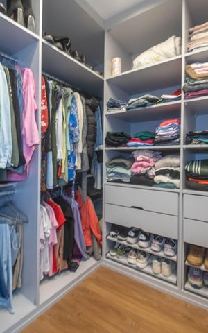 Casa à venda com 205m², 4 quartos e 2 vagasSuíte - Closet