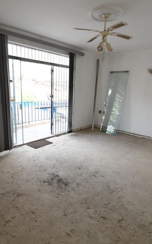 Casa à venda com 190m², 3 quartos e 4 vagasSala