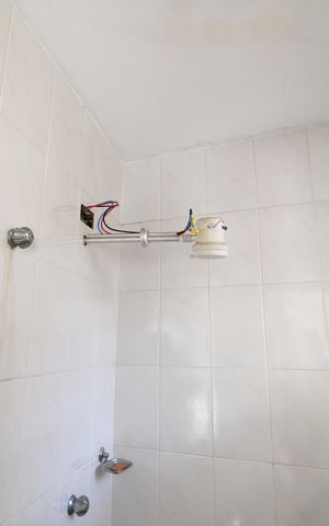 Casa à venda com 190m², 3 quartos e 4 vagasBanheiro de serviço