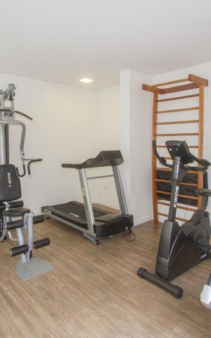 Apartamento à venda com 260m², 3 quartos e 3 vagas Apartamento à venda com 260m², 3 quartos e 3 vagasÁrea comum