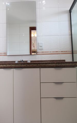 Apartamento à venda com 256m², 3 quartos e 2 vagasBanheiro da suíte 1