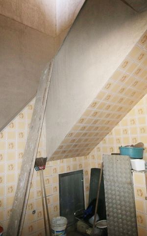 Casa para alugar com 480m², 4 quartos e 4 vagasEscada de serviço