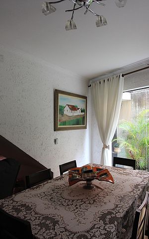 Casa à venda com 239m², 3 quartos e 4 vagasSala