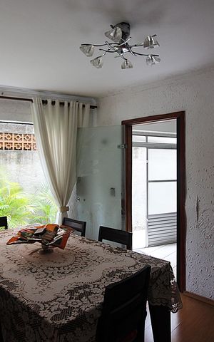 Casa à venda com 239m², 3 quartos e 4 vagasSala