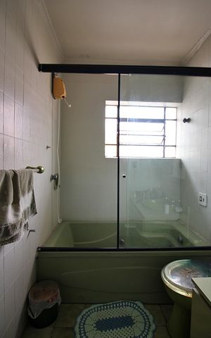 Casa à venda com 239m², 3 quartos e 4 vagasBanheiro da Suíte