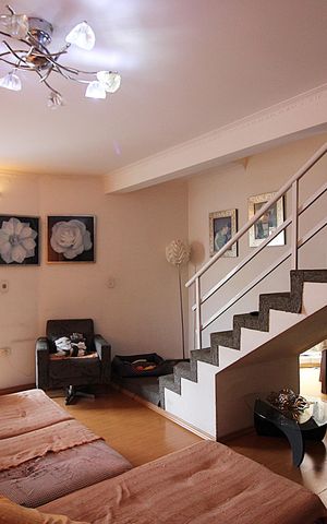 Casa à venda com 239m², 3 quartos e 4 vagasSala