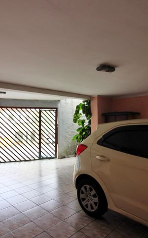Casa à venda com 239m², 3 quartos e 4 vagasGaragem