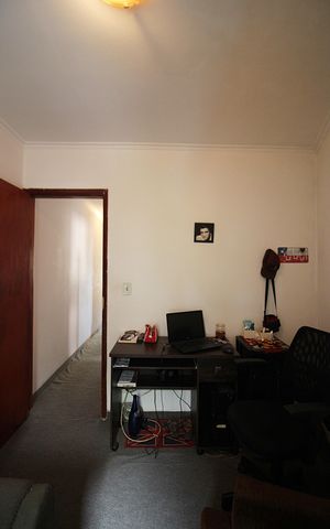 Casa à venda com 239m², 3 quartos e 4 vagasQuarto 2