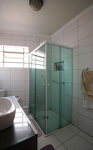 Casa à venda com 239m², 3 quartos e 4 vagasBanheiro Social