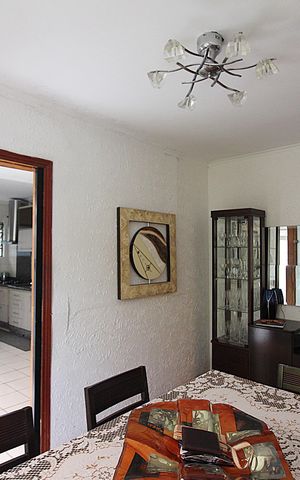 Casa à venda com 239m², 3 quartos e 4 vagasSala