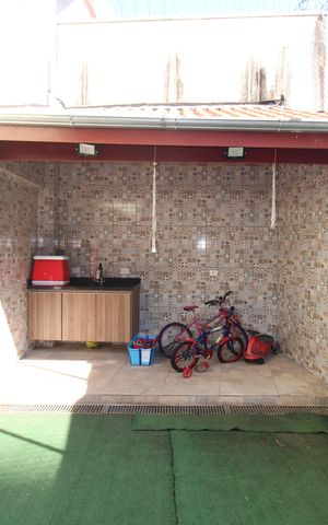 Casa à venda com 181m², 3 quartos e 6 vagasÁrea Comum