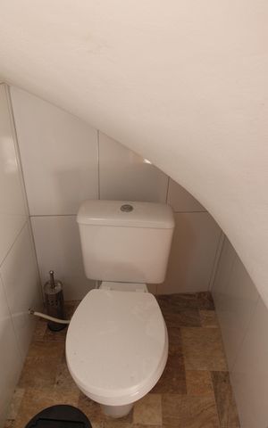 Casa à venda com 181m², 3 quartos e 6 vagasBanheiro de Serviço