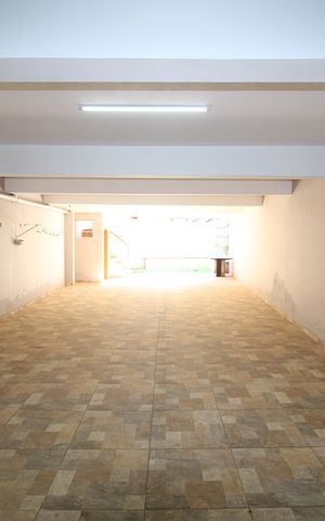 Casa à venda com 181m², 3 quartos e 6 vagasGaragem