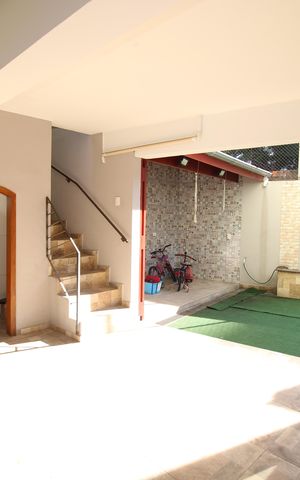 Casa à venda com 181m², 3 quartos e 6 vagasÁrea Comum
