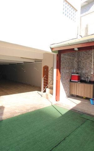 Casa à venda com 181m², 3 quartos e 6 vagasÁrea Comum