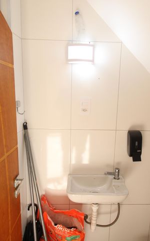Casa à venda com 181m², 3 quartos e 6 vagasBanheiro de Serviço