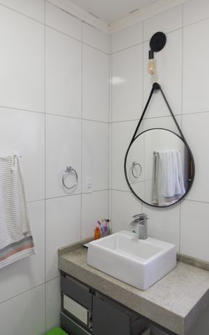 Casa à venda com 181m², 3 quartos e 6 vagasBanheiro do Quarto 1