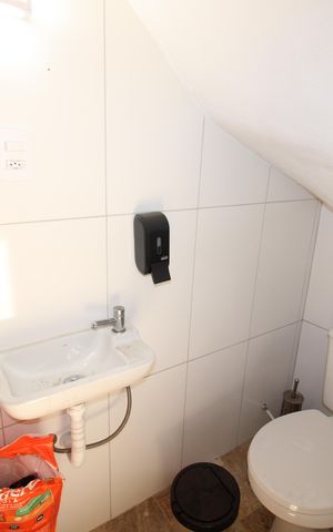 Casa à venda com 181m², 3 quartos e 6 vagasBanheiro de Serviço