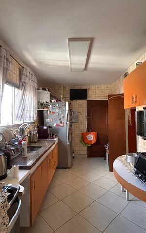 Apartamento à venda com 100m², 3 quartos e 2 vagas Apartamento à venda com 100m², 3 quartos e 2 vagasCozinha