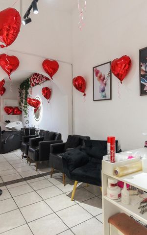 Casa à venda com 162m², 3 quartos e 3 vagasSala