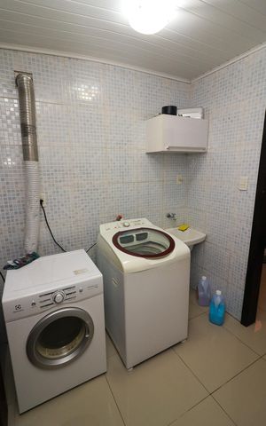 Casa à venda com 440m², 6 quartos e 8 vagas Casa à venda com 440m², 6 quartos e 8 vagasÁrea de Serviço