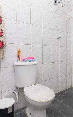 Casa à venda com 250m², 2 quartos e 2 vagas Casa à venda com 250m², 2 quartos e 2 vagasBanheiro