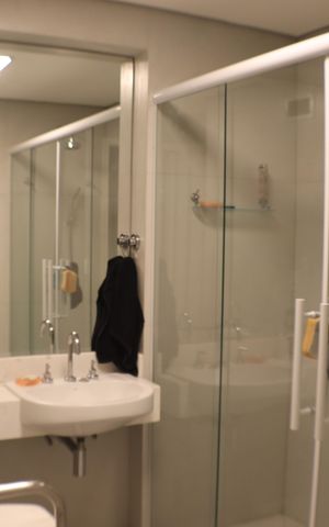 Apartamento à venda com 70m², 1 quarto e 2 vagas Apartamento à venda com 70m², 1 quarto e 2 vagasBanheiro