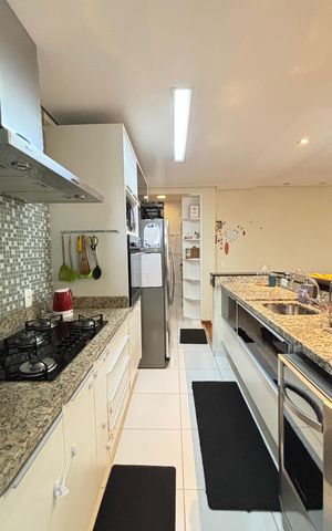 Apartamento à venda com 100m², 2 quartos e 2 vagasCozinha