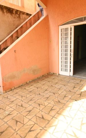 Casa à venda com 235m², 3 quartos e 2 vagasQuintal