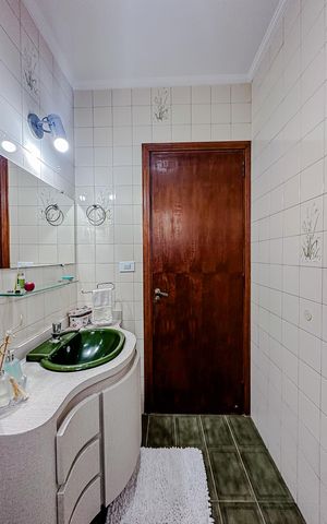 Casa à venda com 187m², 5 quartos e 3 vagasLavabo