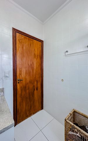 Casa à venda com 187m², 5 quartos e 3 vagasBanheiro