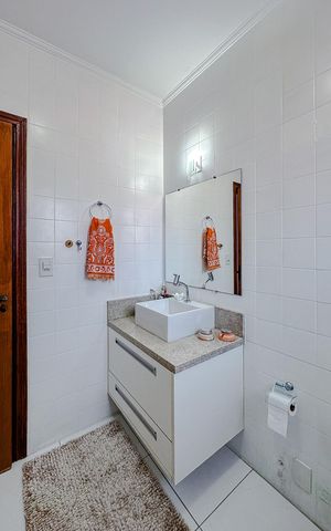 Casa à venda com 187m², 5 quartos e 3 vagasBanheiro da Suíte