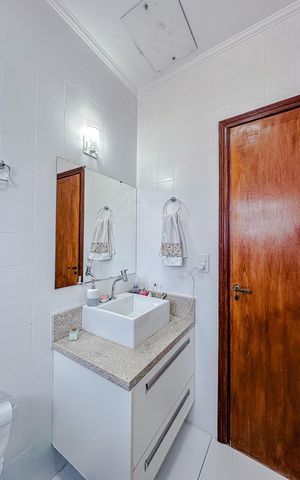 Casa à venda com 187m², 5 quartos e 3 vagasBanheiro