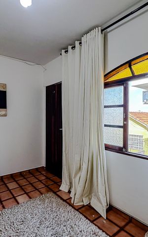 Casa à venda com 187m², 5 quartos e 3 vagasEscritório