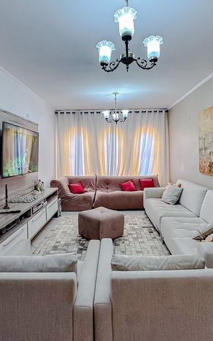 Casa à venda com 187m², 5 quartos e 3 vagasSala