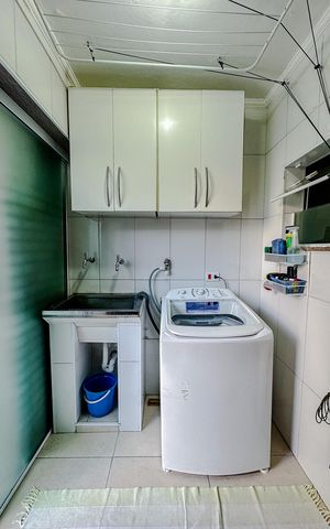 Casa à venda com 187m², 5 quartos e 3 vagasÁrea de Serviço