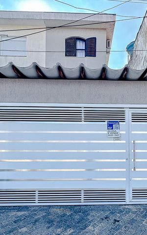Casa à venda com 187m², 5 quartos e 3 vagasFachada