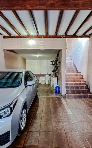 Casa à venda com 187m², 5 quartos e 3 vagasGaragem