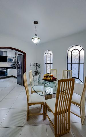 Casa à venda com 187m², 5 quartos e 3 vagasSala de Jantar